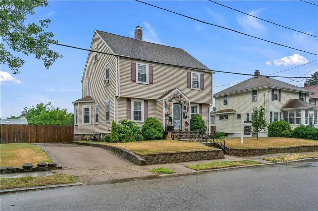 86 Westwood Avenue Cranston RI 02905