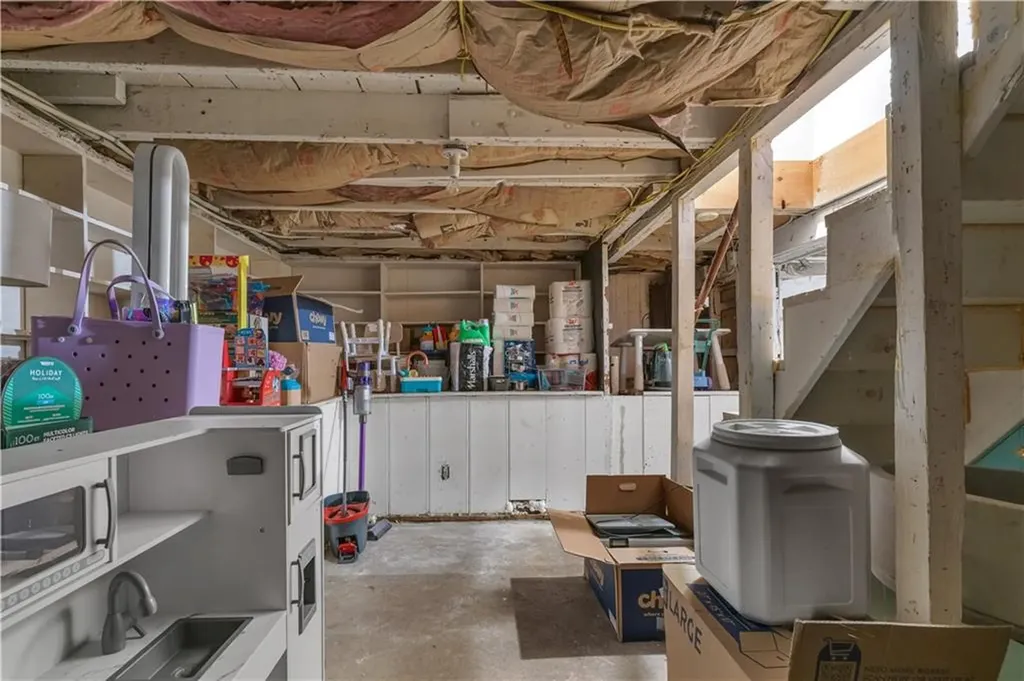 86 Westwood Avenue Cranston RI 02905