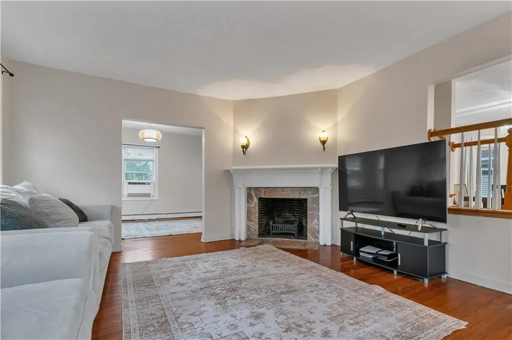 86 Westwood Avenue Cranston RI 02905