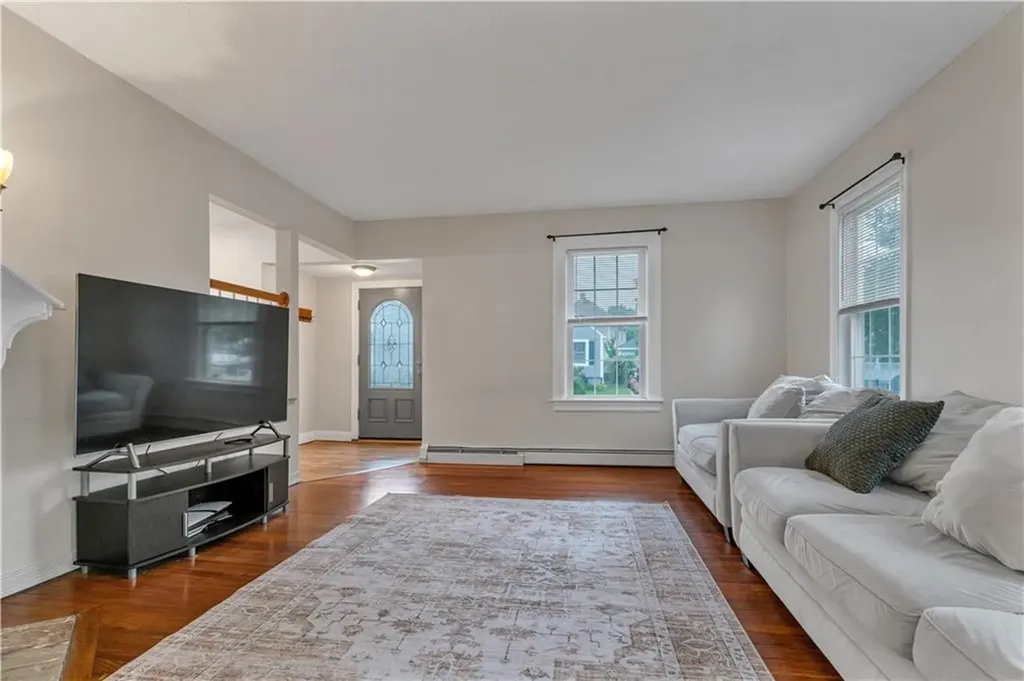 86 Westwood Avenue Cranston RI 02905