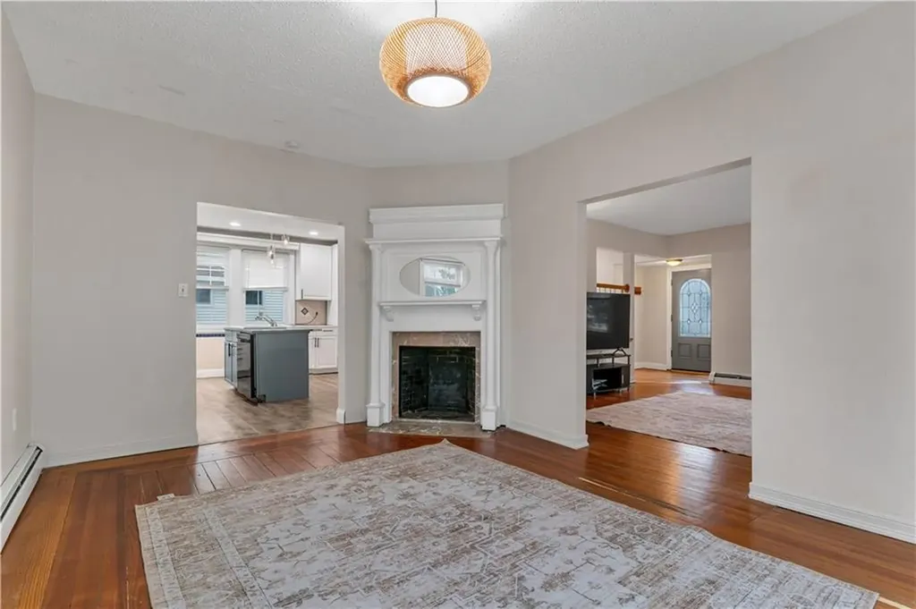 86 Westwood Avenue Cranston RI 02905