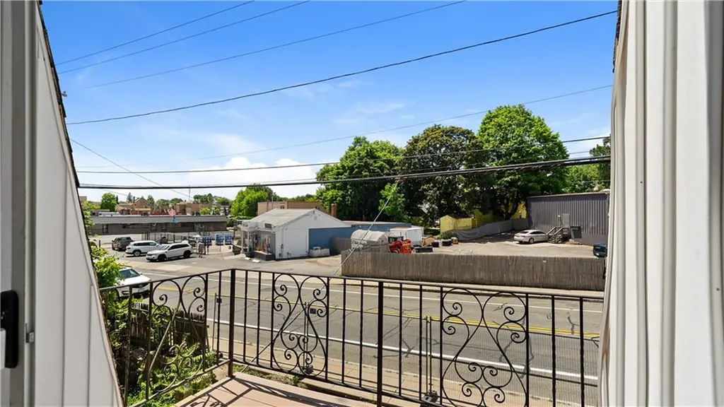 27 Gillen Avenue North Providence RI 02904