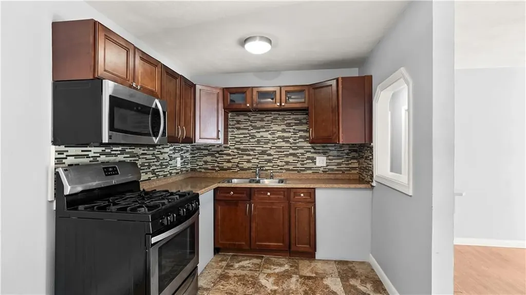 27 Gillen Avenue North Providence RI 02904