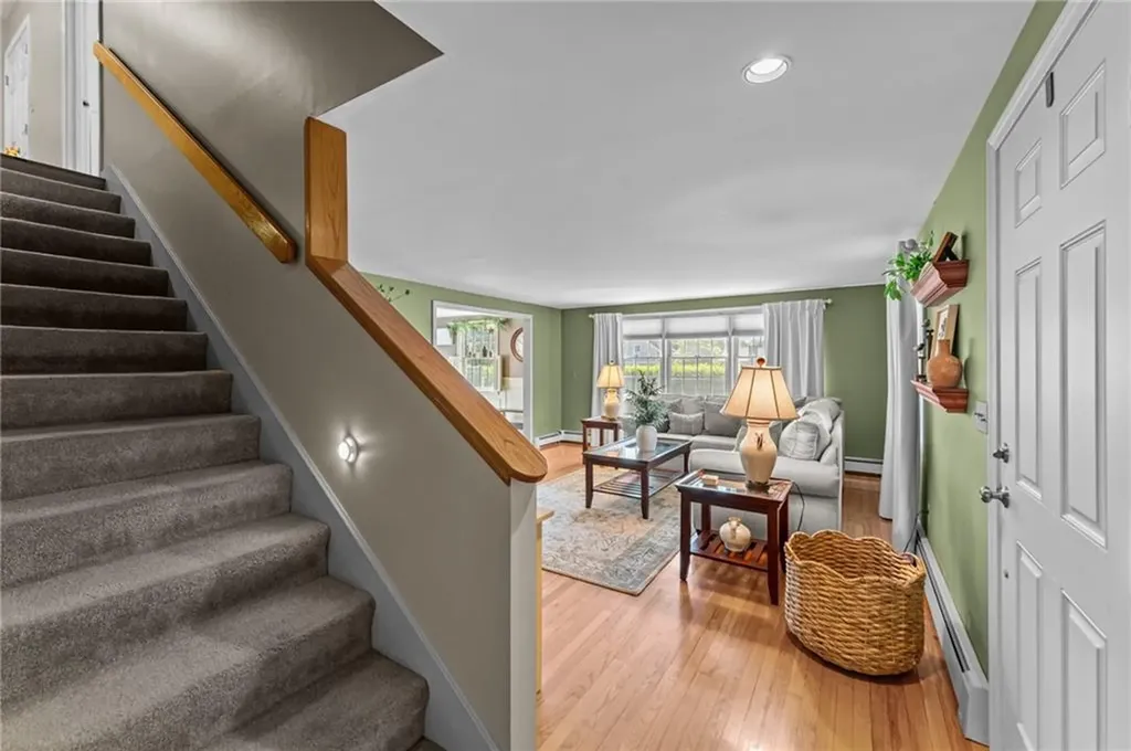 14 Wolcott Avenue Middletown RI 02842