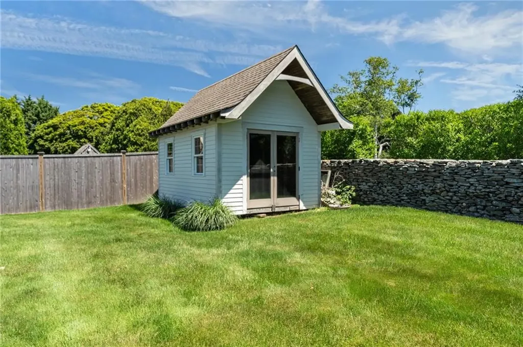 14 Wolcott Avenue Middletown RI 02842