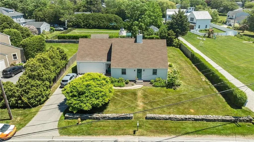 14 Wolcott Avenue Middletown RI 02842