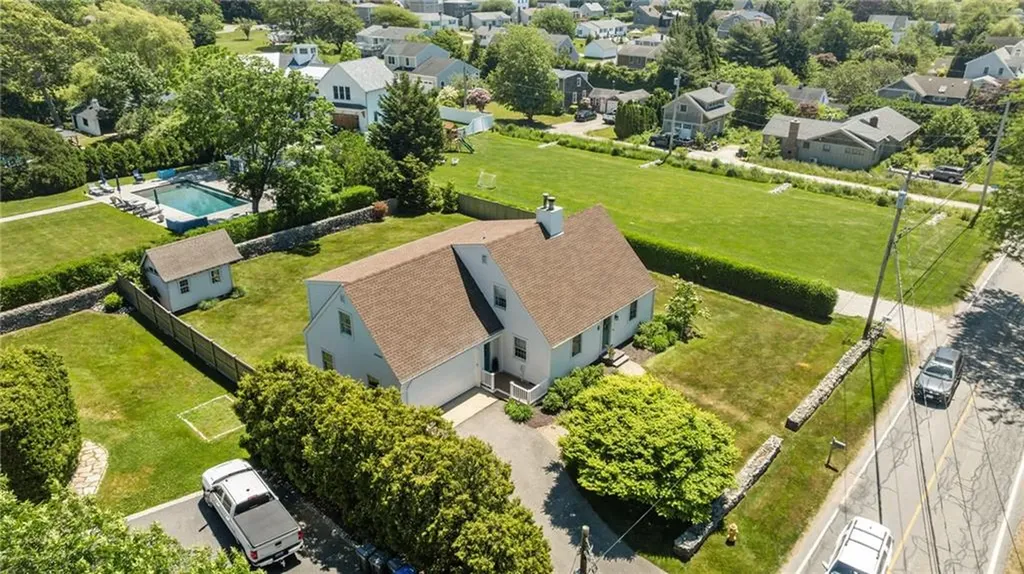 14 Wolcott Avenue Middletown RI 02842
