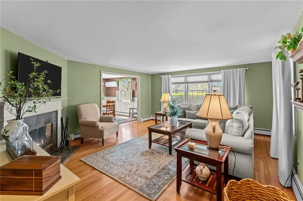 14 Wolcott Avenue Middletown RI 02842