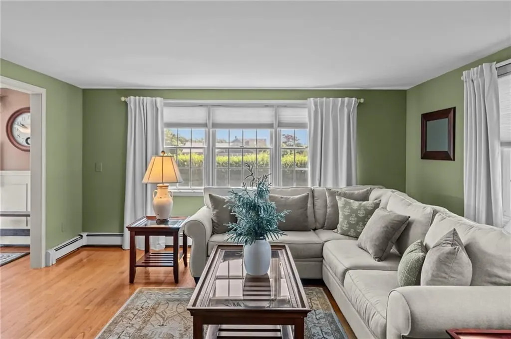 14 Wolcott Avenue Middletown RI 02842