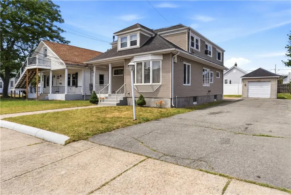116 Warwick Road Pawtucket RI 02861