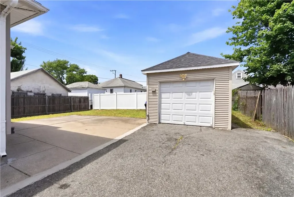 116 Warwick Road Pawtucket RI 02861