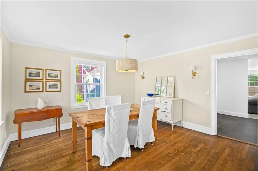 24 Huntington Drive East Providence RI 02916