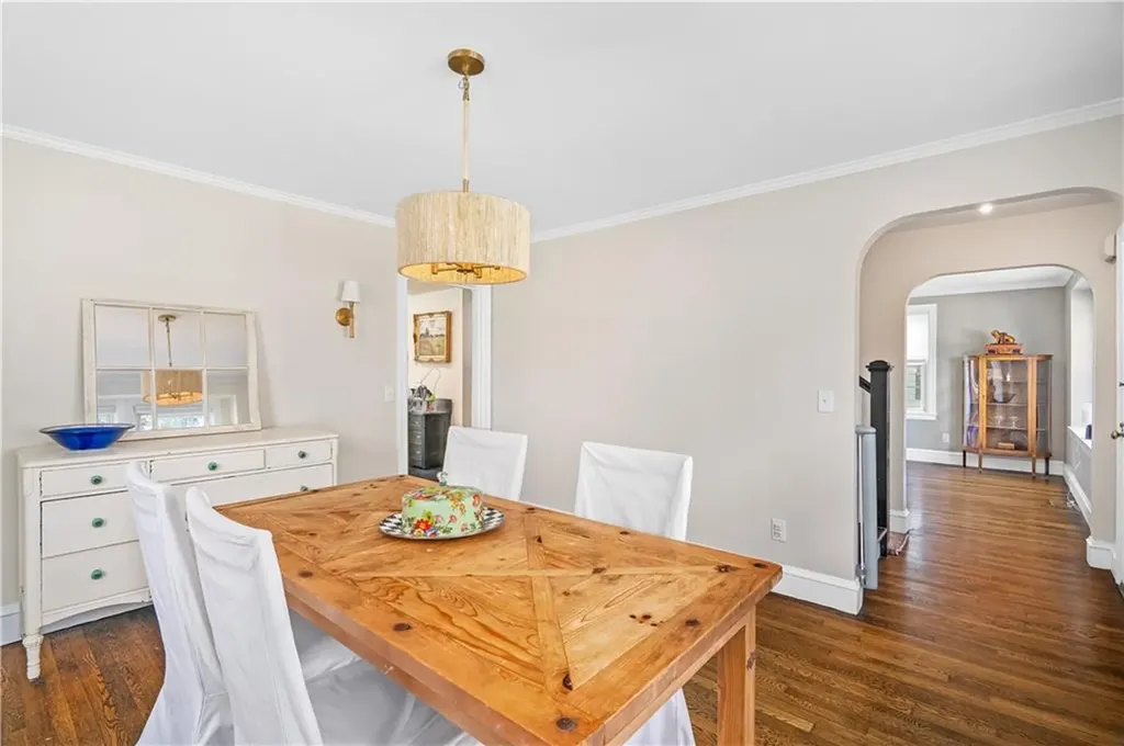 24 Huntington Drive East Providence RI 02916