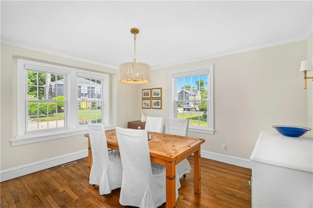 24 Huntington Drive East Providence RI 02916