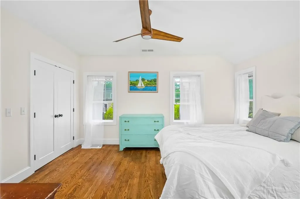 24 Huntington Drive East Providence RI 02916