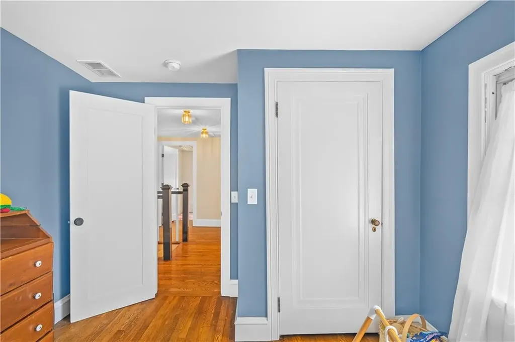 24 Huntington Drive East Providence RI 02916