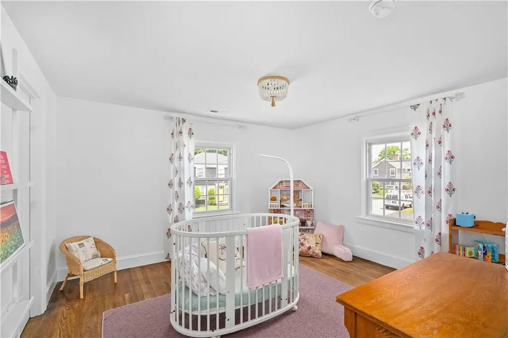 24 Huntington Drive East Providence RI 02916