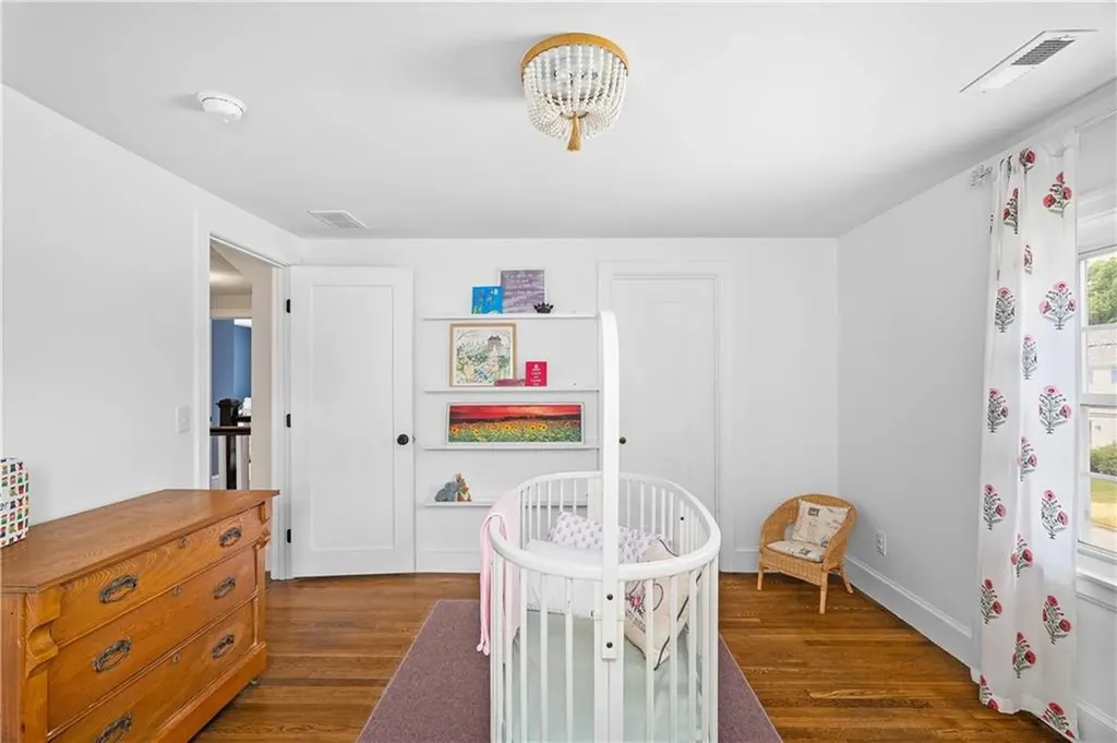 24 Huntington Drive East Providence RI 02916