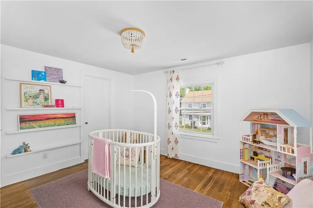24 Huntington Drive East Providence RI 02916