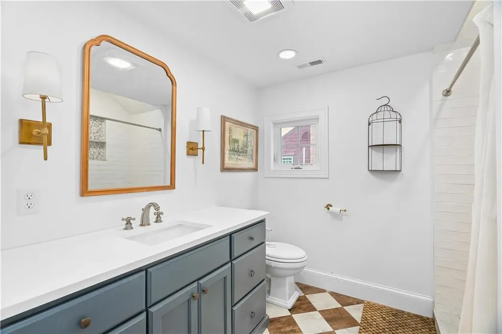 24 Huntington Drive East Providence RI 02916