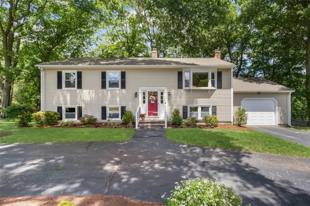 123 Hines Farm Road Cranston RI 02921