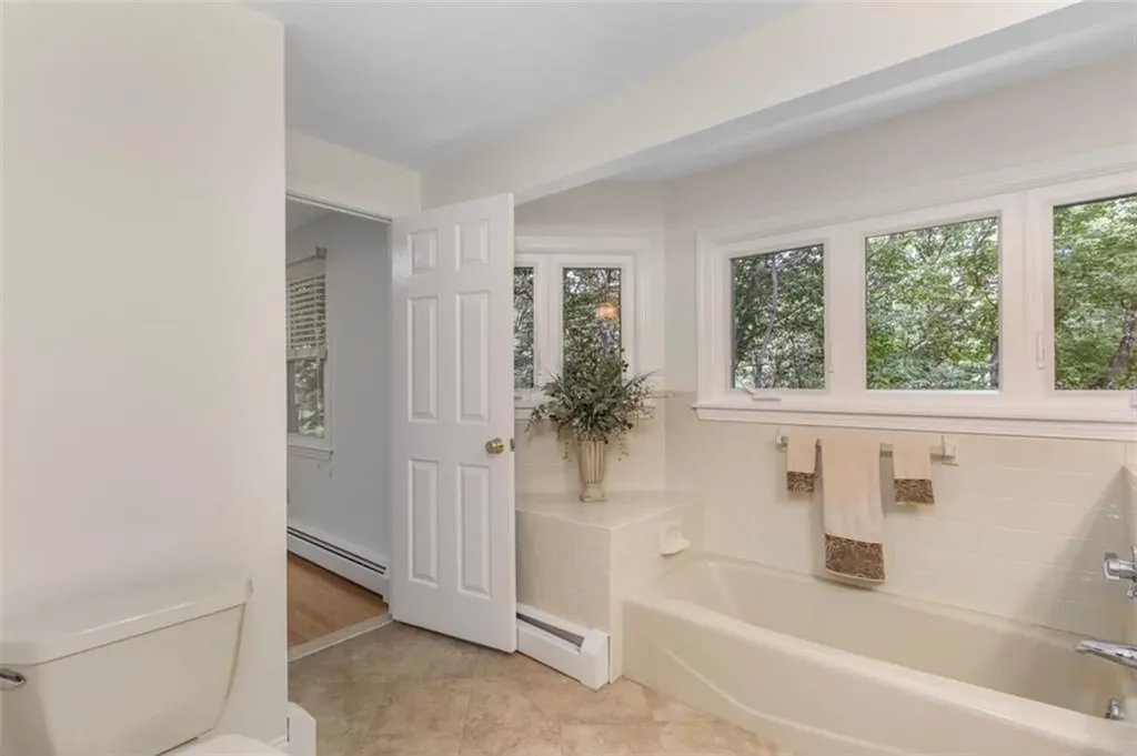 123 Hines Farm Road Cranston RI 02921