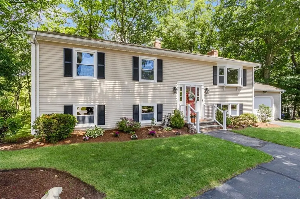 123 Hines Farm Road Cranston RI 02921