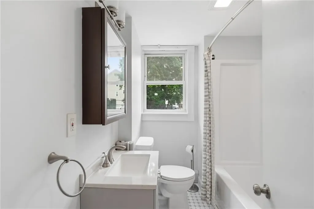 76 Radcliffe Avenue Providence RI 02908