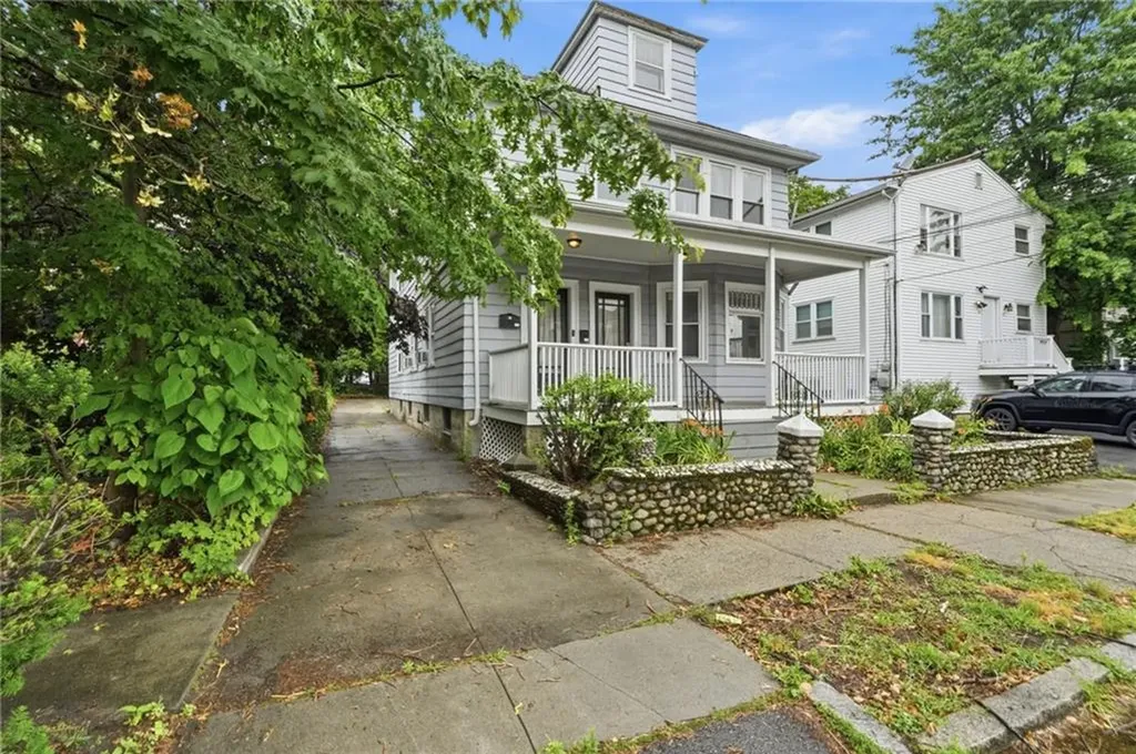 76 Radcliffe Avenue Providence RI 02908