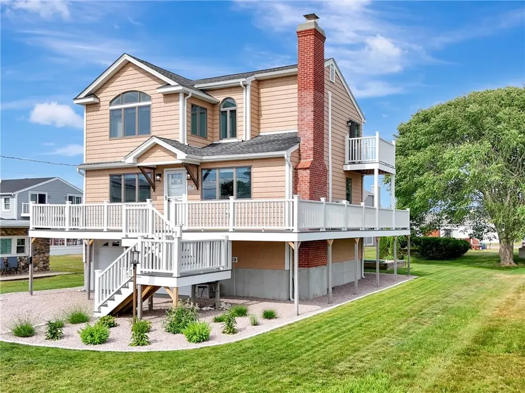 17 Lawton Avenue Westerly RI 02891