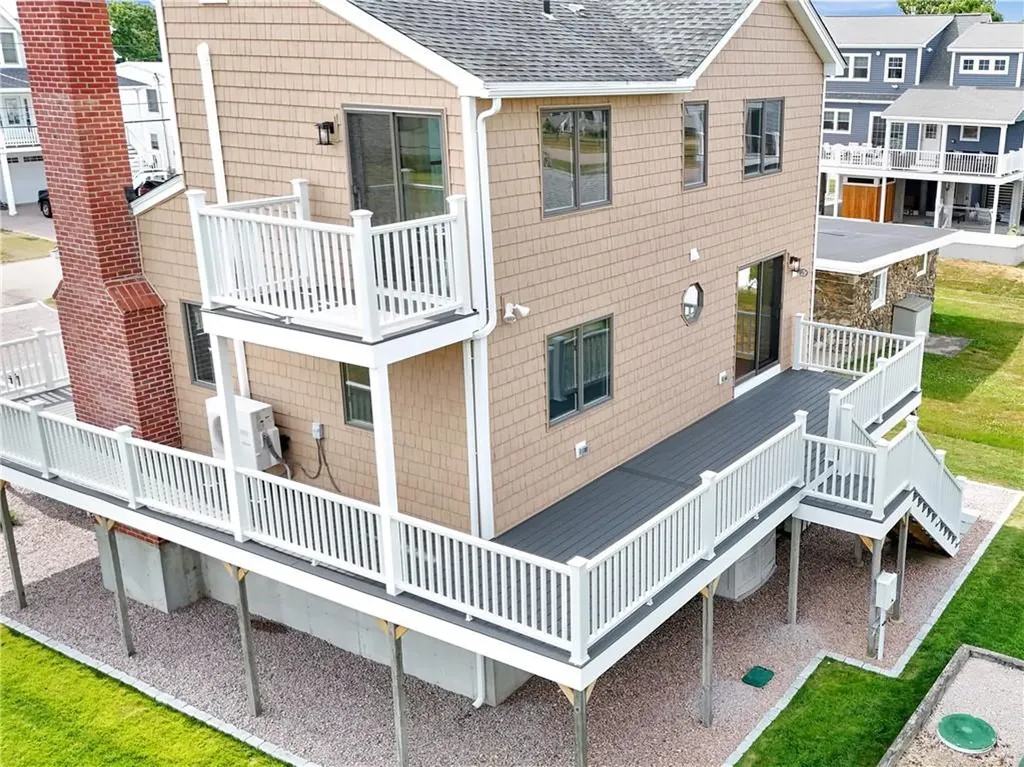 17 Lawton Avenue Westerly RI 02891