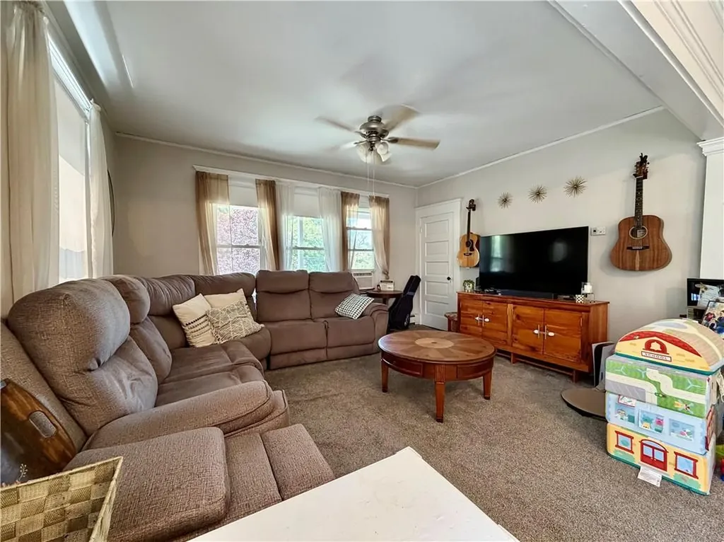 415 Harris Avenue Woonsocket RI 02895