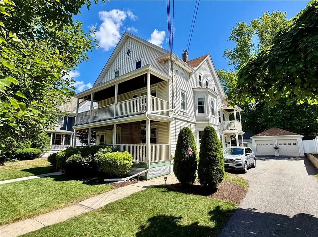 415 Harris Avenue Woonsocket RI 02895