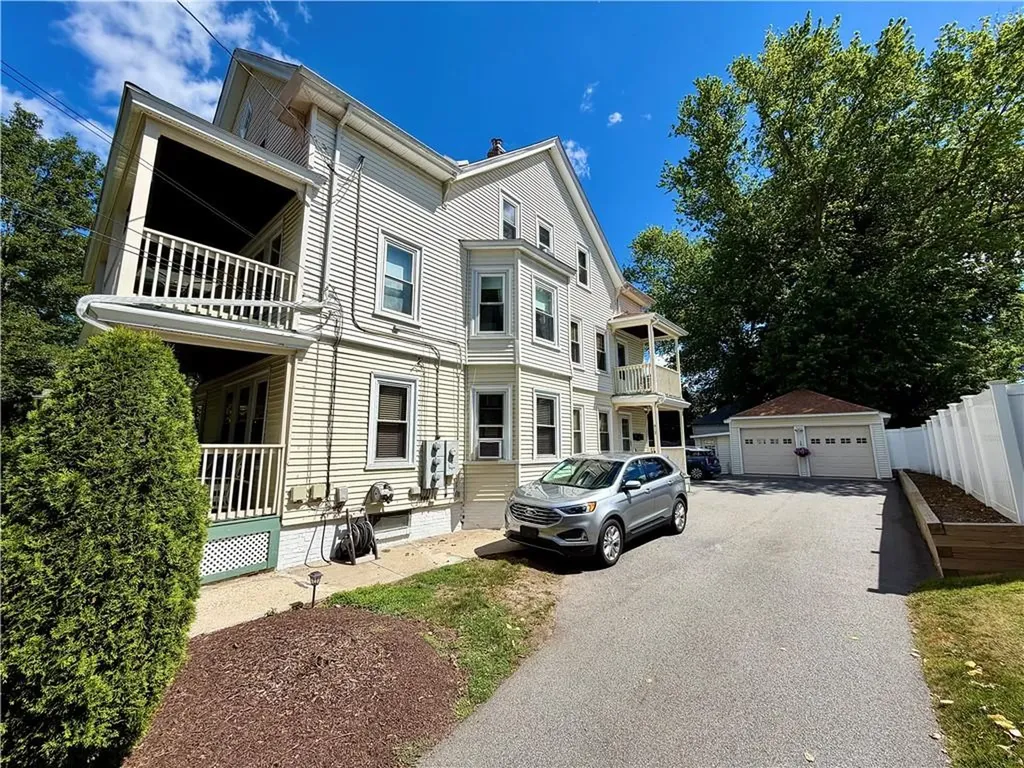 415 Harris Avenue Woonsocket RI 02895