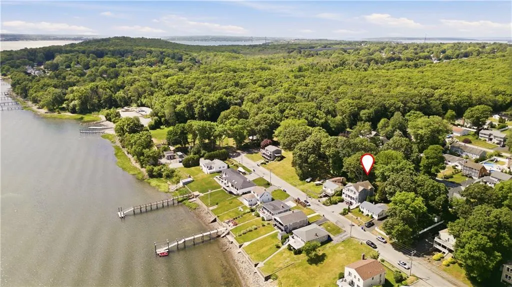 11 King Philip Avenue Bristol RI 02809