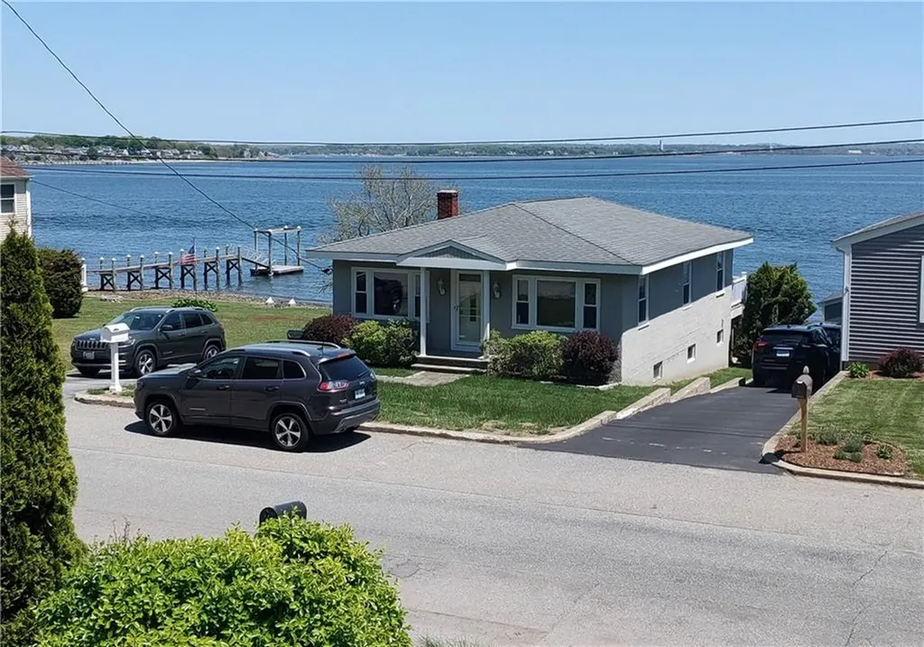 11 King Philip Avenue Bristol RI 02809