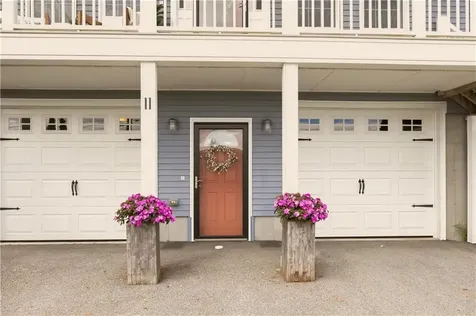 11 King Philip Avenue Bristol RI 02809