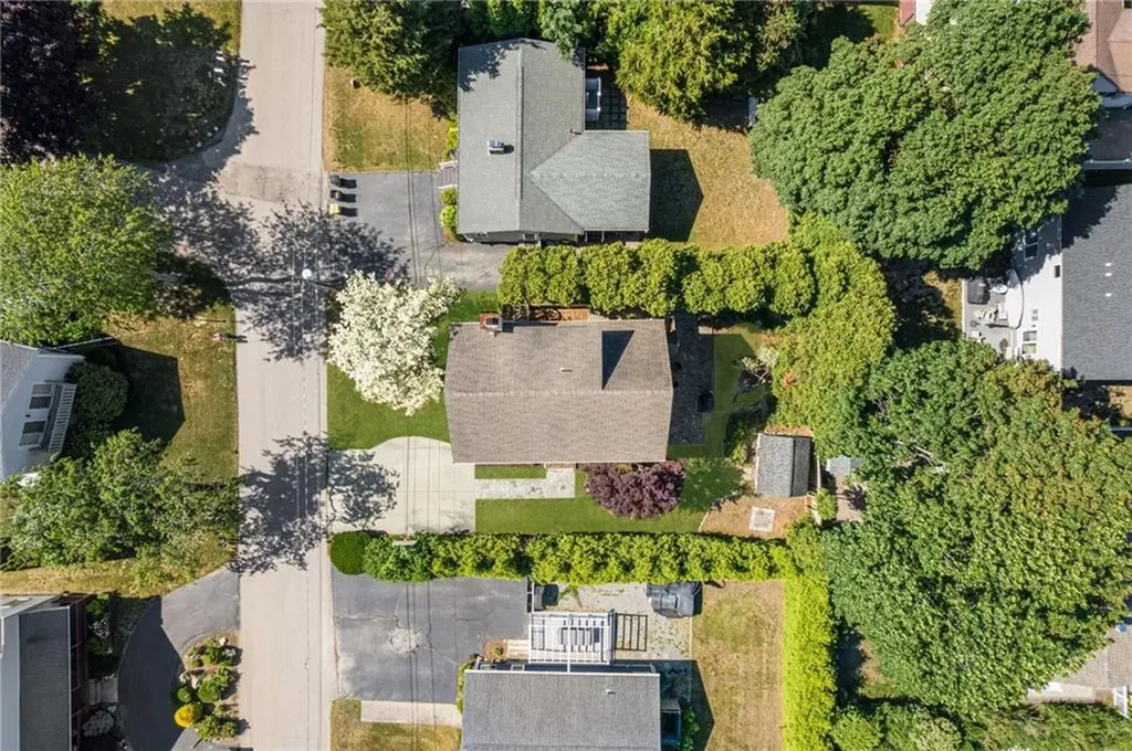 42 Camden Road Narragansett RI 02882
