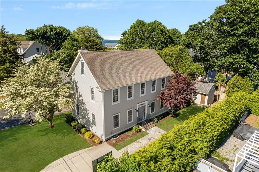 42 Camden Road Narragansett RI 02882
