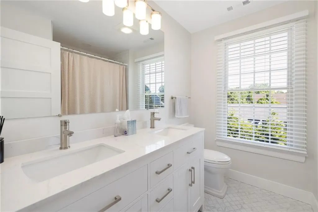 42 Camden Road Narragansett RI 02882