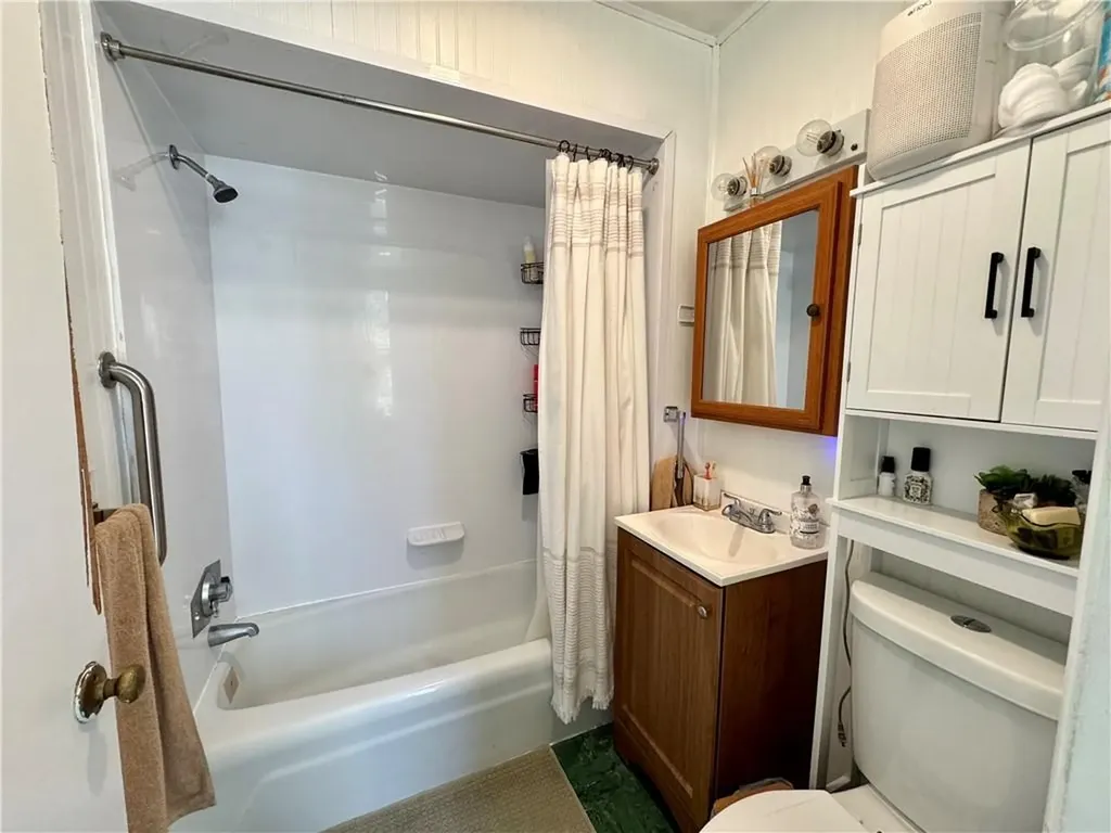 313 Berkely Avenue Middletown RI 02842
