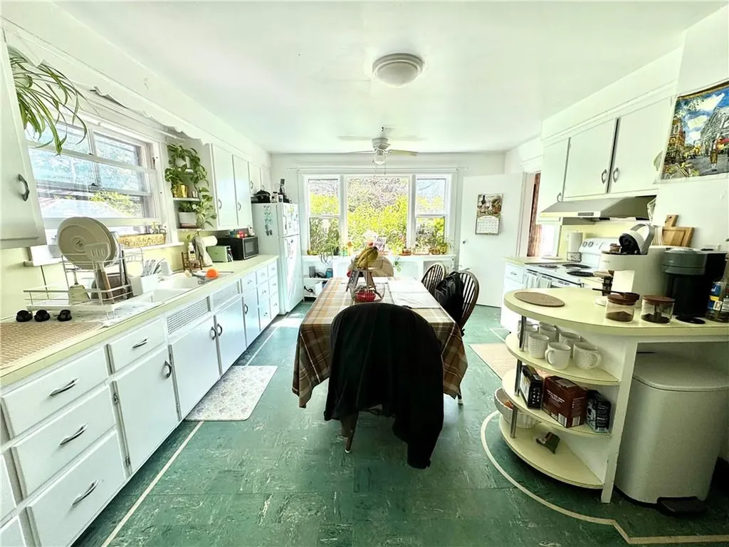 313 Berkely Avenue Middletown RI 02842