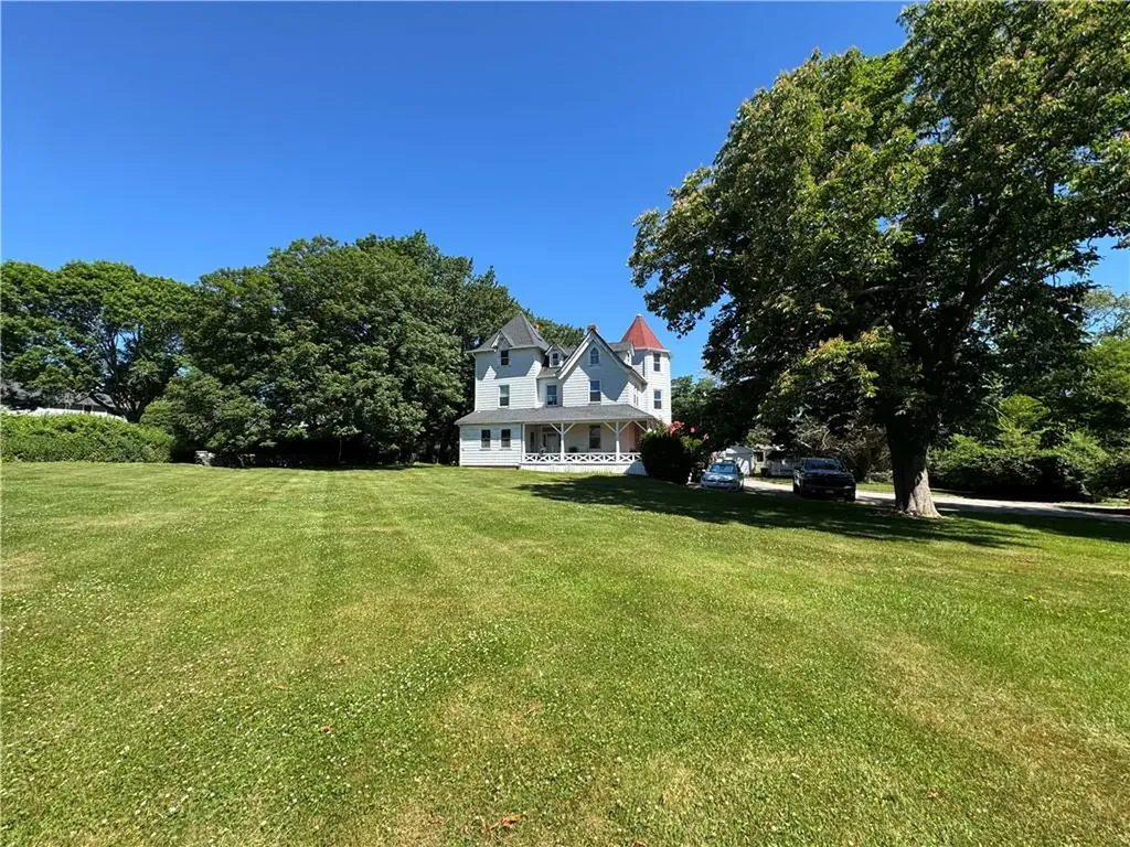 313 Berkely Avenue Middletown RI 02842