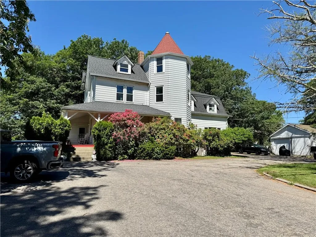 313 Berkely Avenue Middletown RI 02842