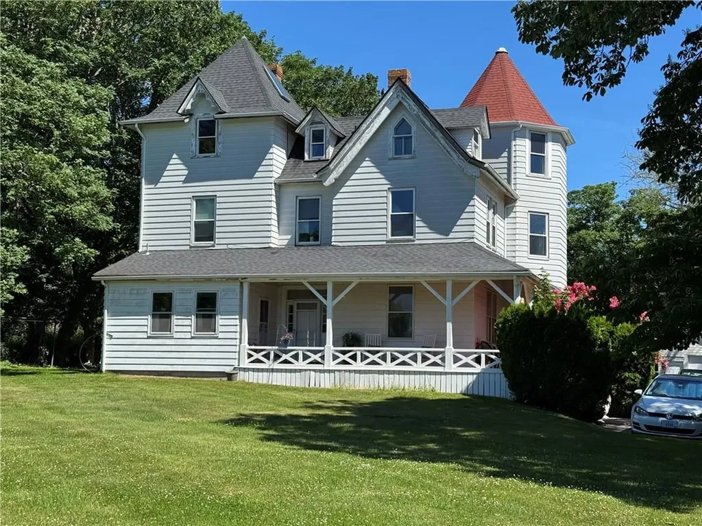 313 Berkely Avenue Middletown RI 02842