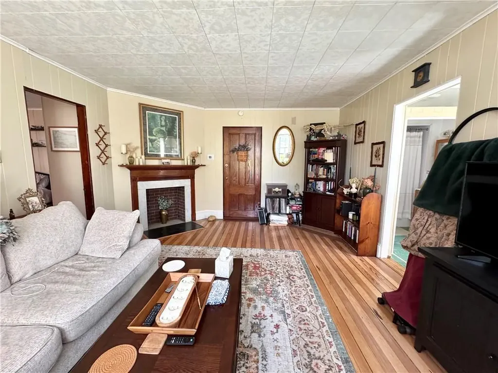 313 Berkely Avenue Middletown RI 02842