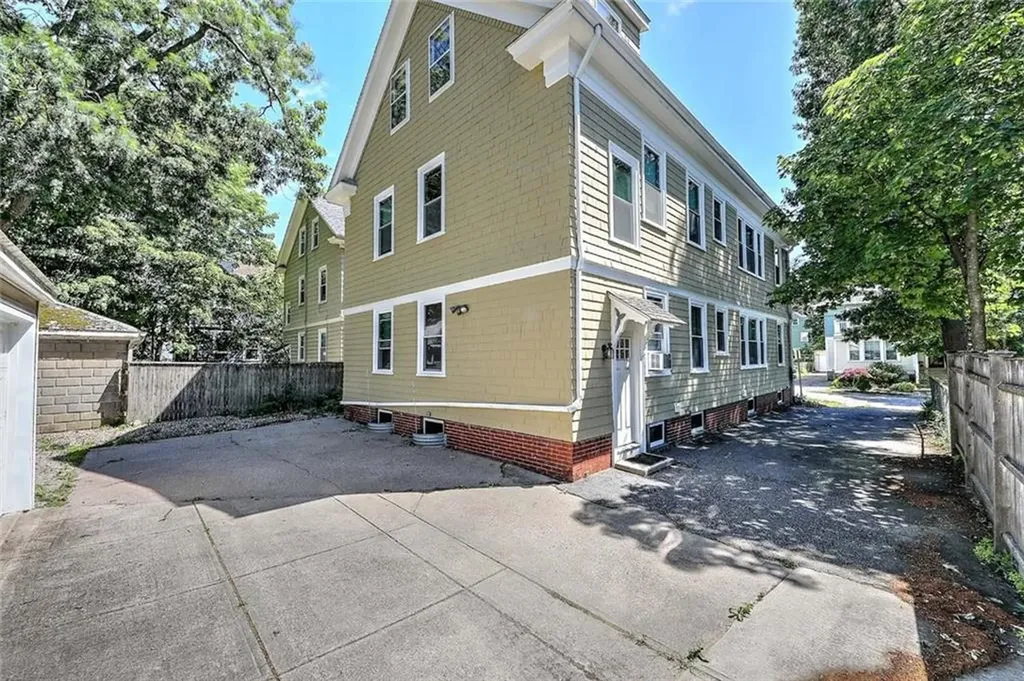 168 Fourth Street Providence RI 02906