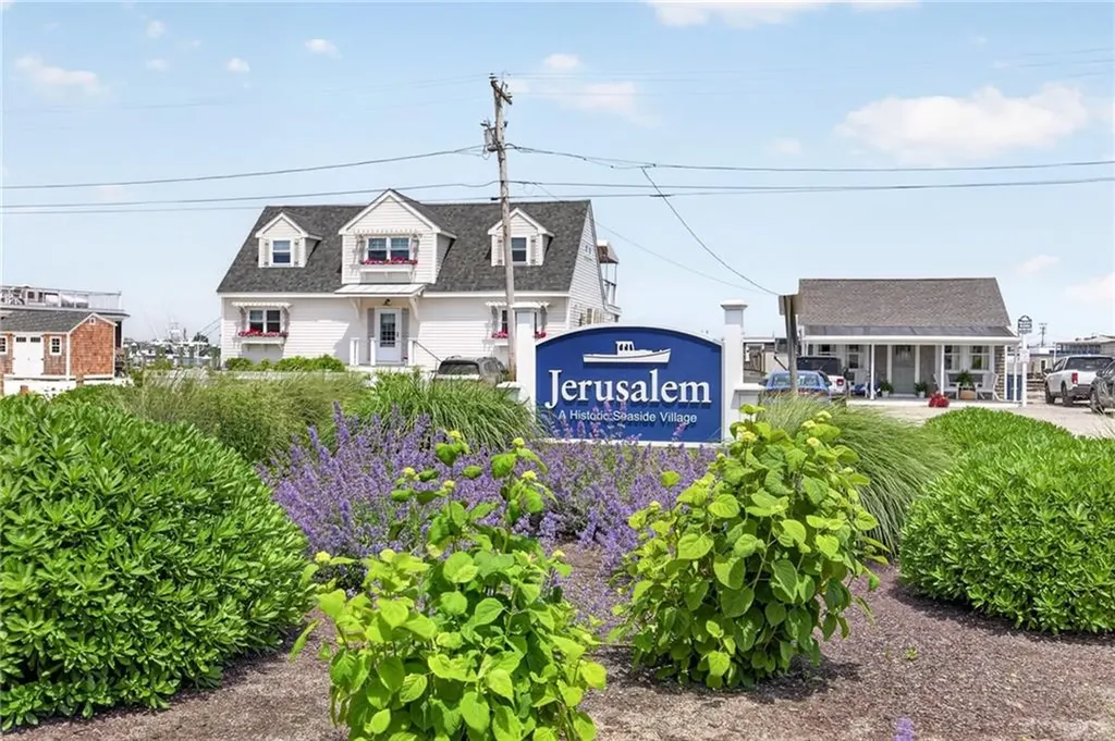 1185 Succotash Road Narragansett RI 02882