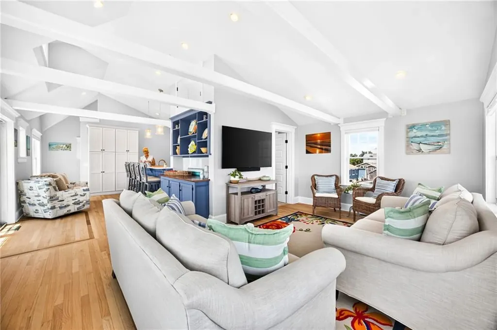1185 Succotash Road Narragansett RI 02882