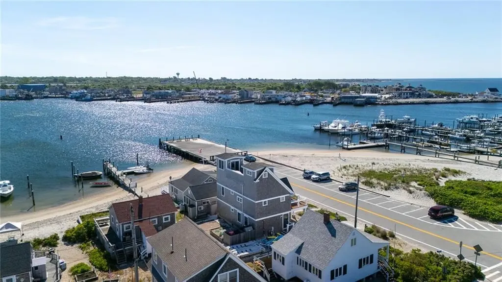 1185 Succotash Road Narragansett RI 02882